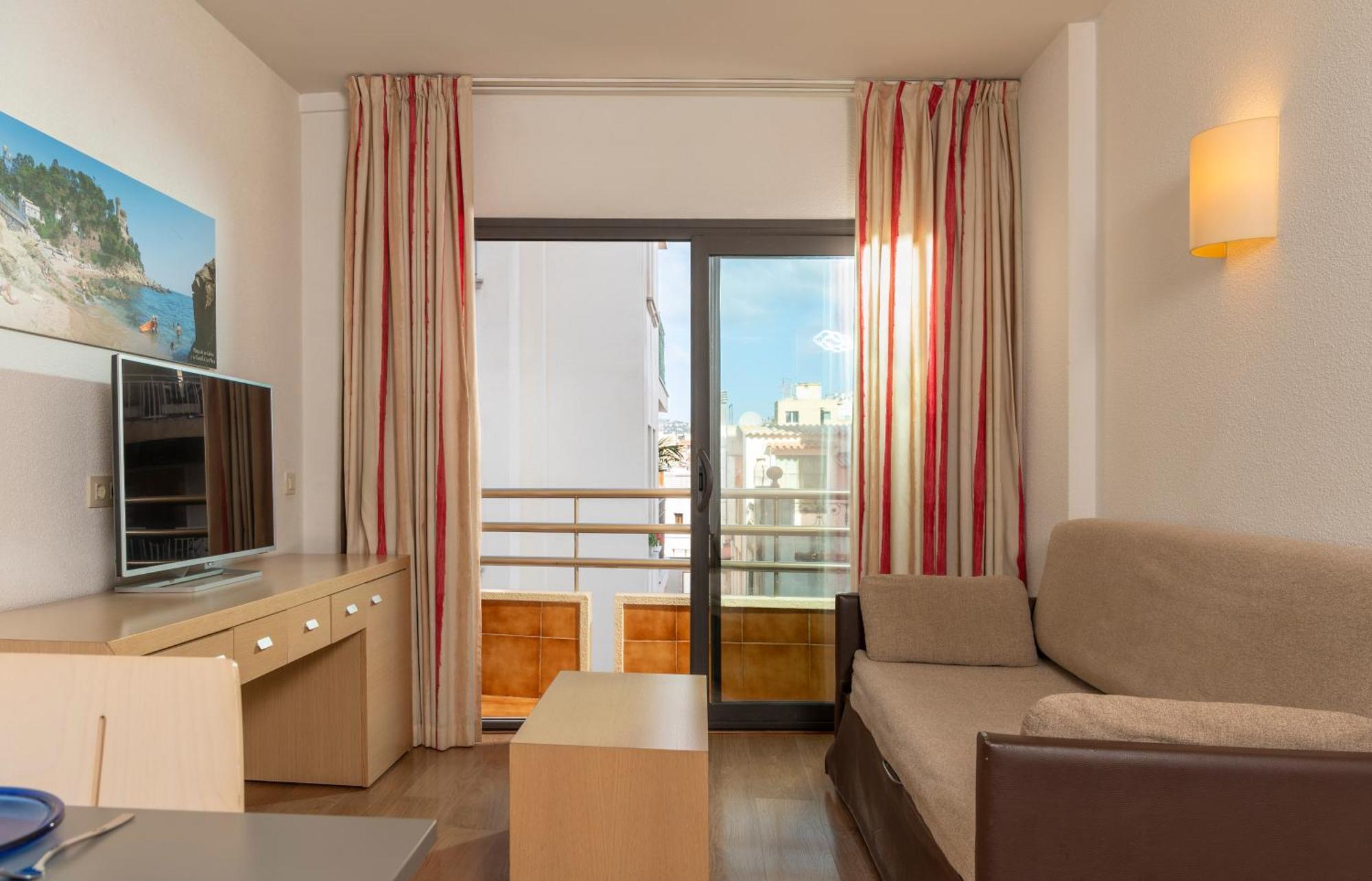 Almirall Apartament *